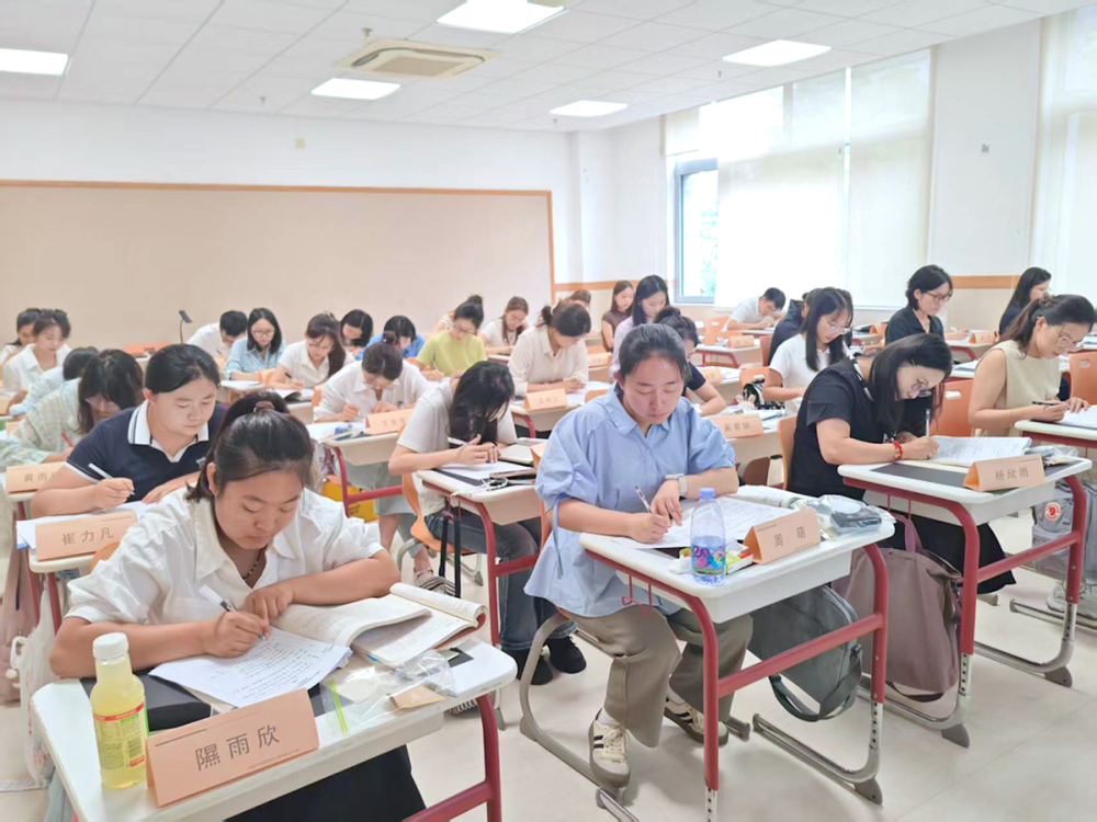 青蓝相继展风采，提质赋能助成长 ——上海世外教育集团第六届见习教师基本功大赛