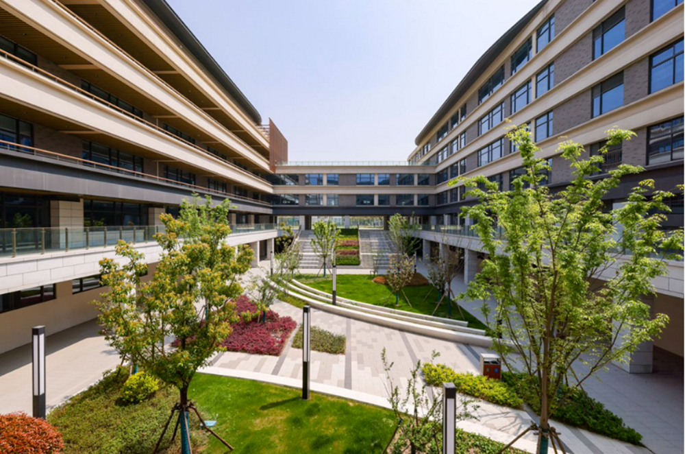 澎湃新闻：鼓励每位学生为优秀定义，上海奉贤区世外学校有何特色？